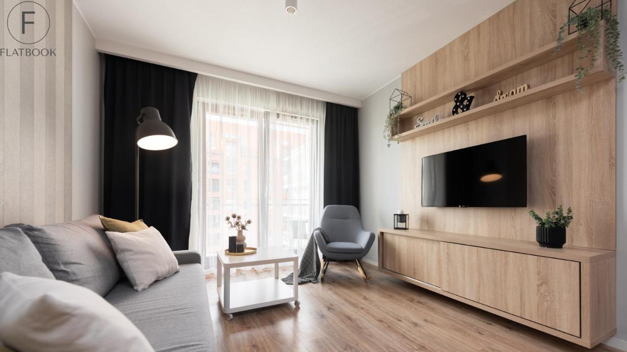Flatbook - City Center Spa Apartments Motlawa Gdansk Ngoại thất bức ảnh