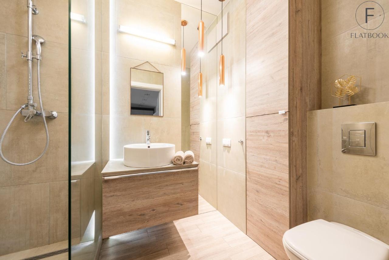 Flatbook - City Center Spa Apartments Motlawa Gdansk Ngoại thất bức ảnh