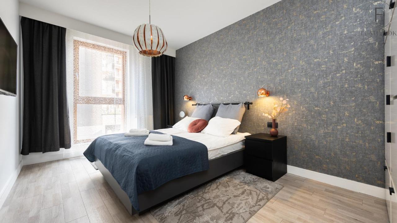 Flatbook - City Center Spa Apartments Motlawa Gdansk Ngoại thất bức ảnh