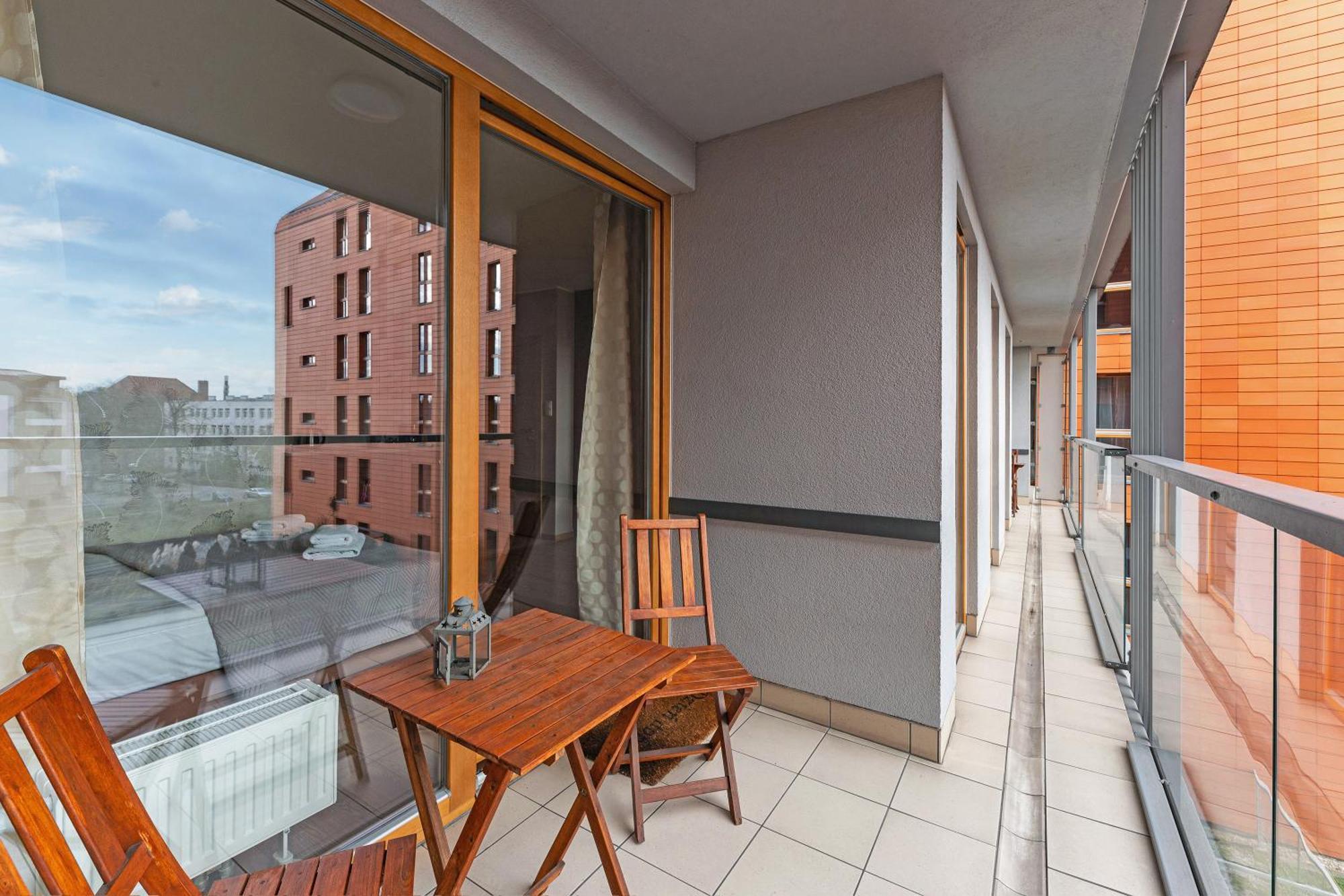Flatbook - City Center Spa Apartments Motlawa Gdansk Ngoại thất bức ảnh
